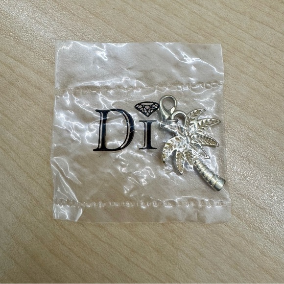 DI Palm Tree Charm - Picture 3 of 3
